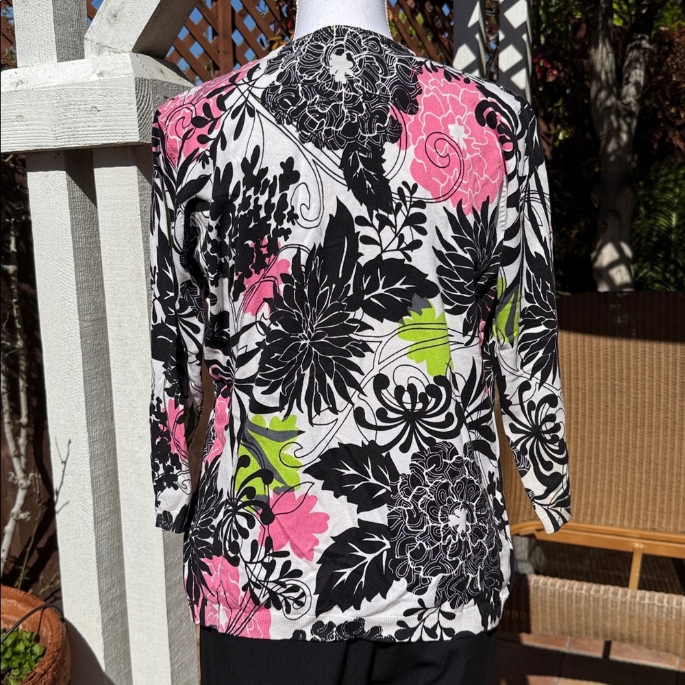 August Silk Floral Pattern Sweater - Picture 4 of 7